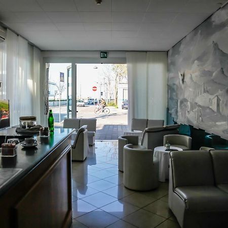 Hotel Venus リミニ エクステリア 写真