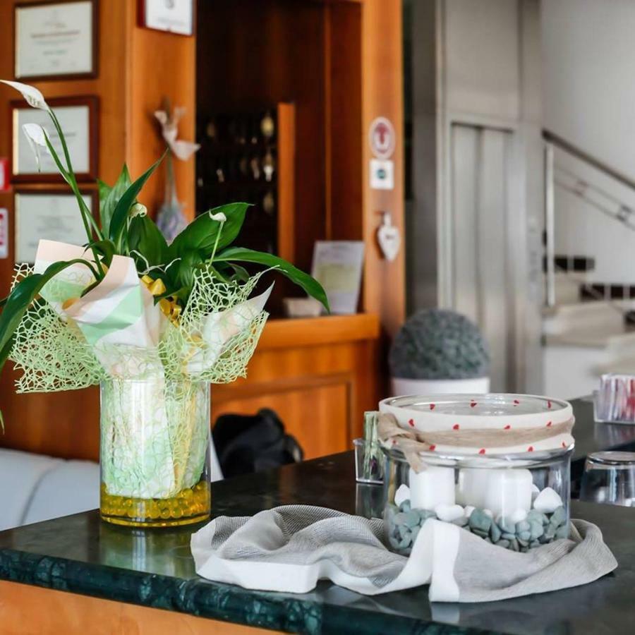 Hotel Venus リミニ エクステリア 写真